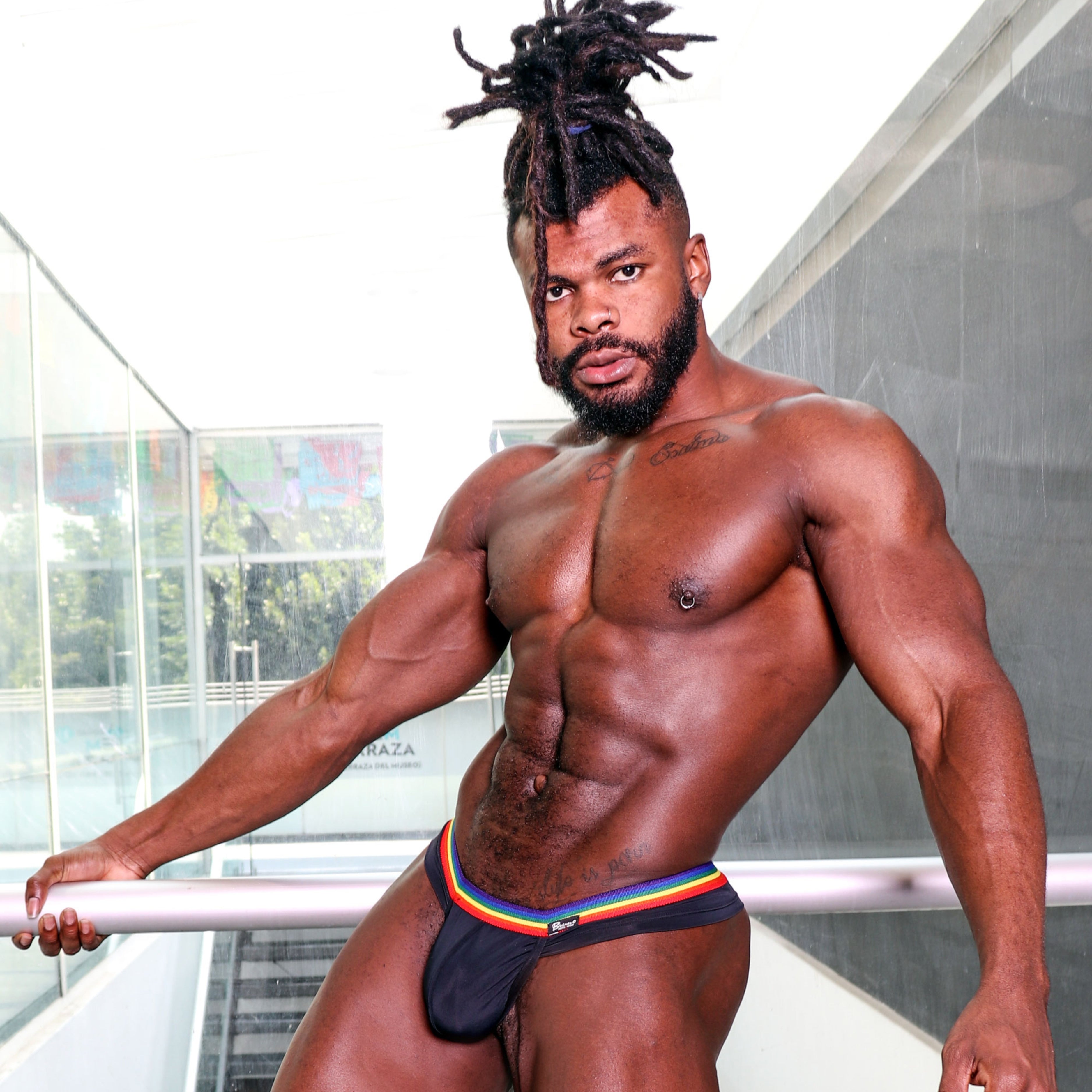 BE PRIDE - THONG BULGE ATHLETIC BLACK/RAINBOW